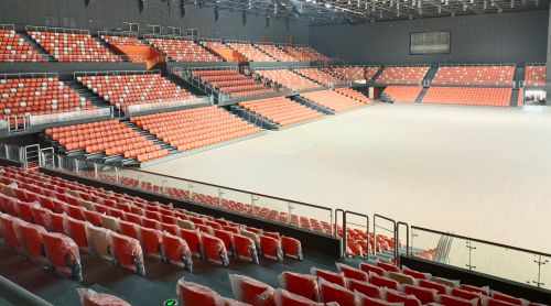 場館座椅的“骨骼”之謎：吹塑 vs 注塑，為何征途座椅選擇氣輔注塑？?